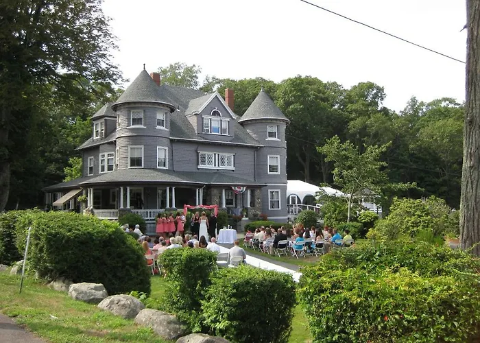 Castle Manor Inn